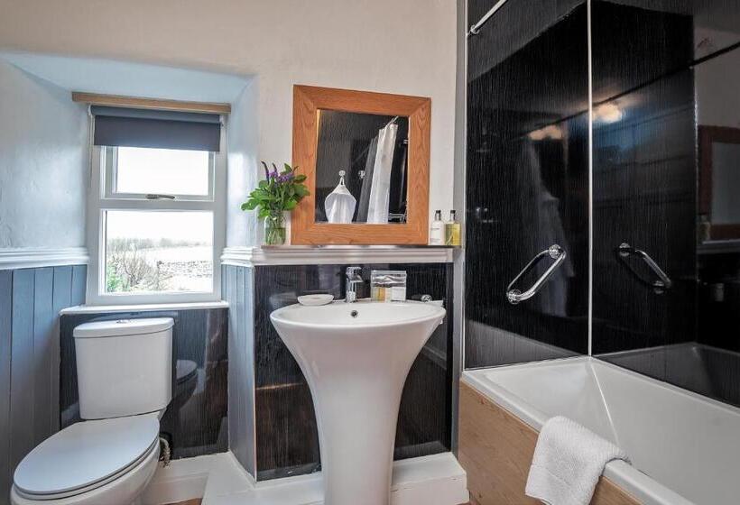 Swallows Nest Bed And Breakfast