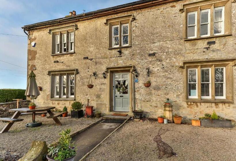 Swallows Nest Bed And Breakfast