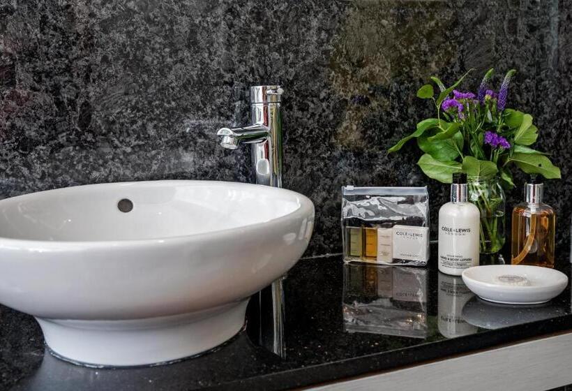 Swallows Nest Bed And Breakfast