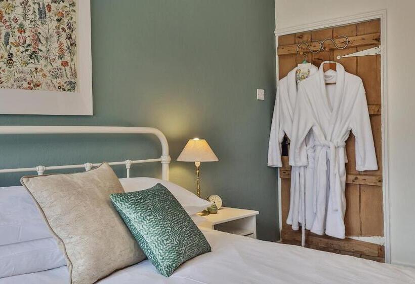 Swallows Nest Bed And Breakfast