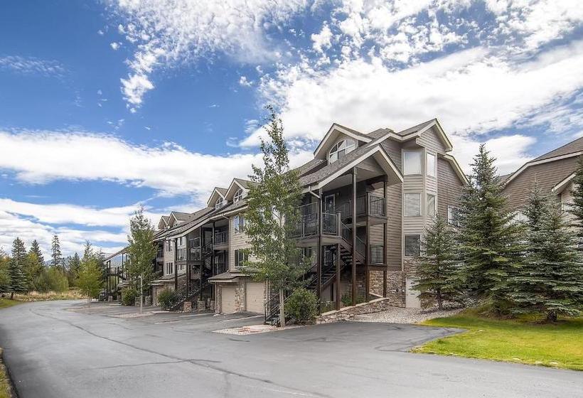 Three Bedroom Spacious Condo 206 At Bay Club