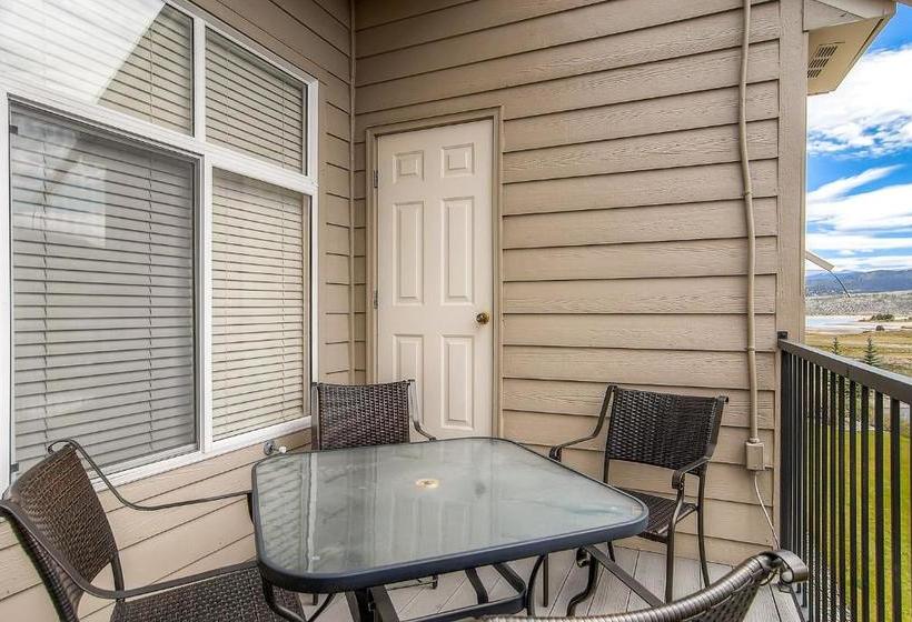 Three Bedroom Spacious Condo 206 At Bay Club