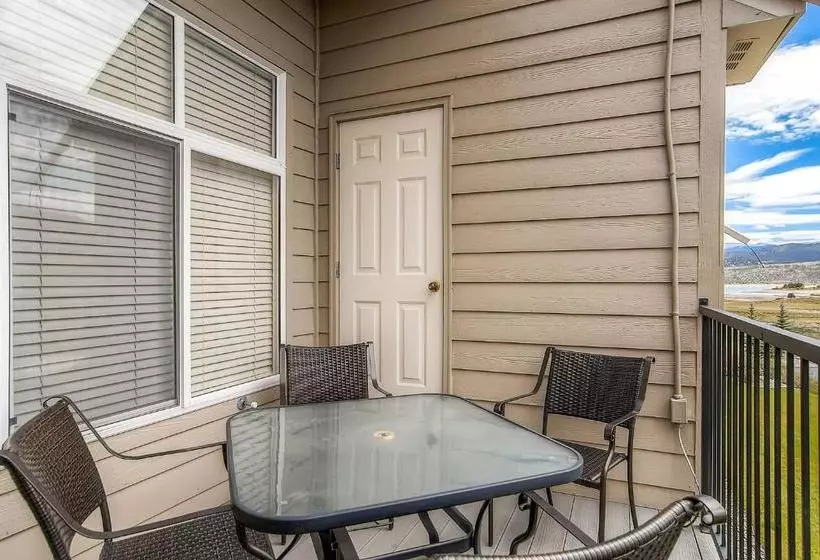 Three Bedroom Spacious Condo 206 At Bay Club