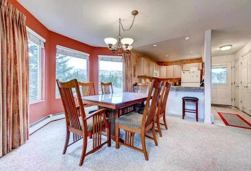 Three Bedroom Spacious Condo 206 At Bay Club