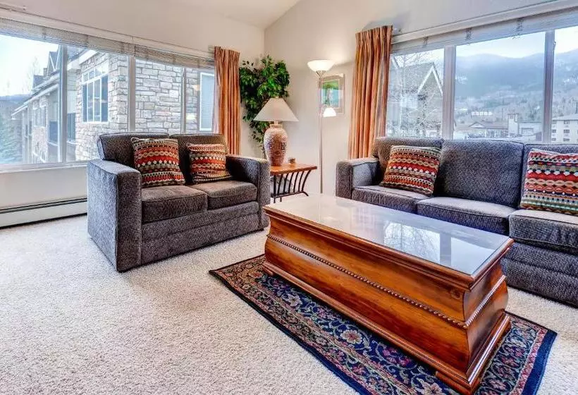 Three Bedroom Spacious Condo 206 At Bay Club