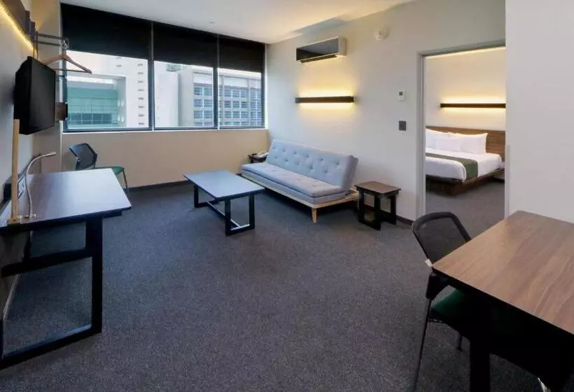 City Express Suites by Marriott Ciudad de México Santa Fe