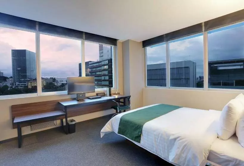 City Express Suites by Marriott Ciudad de México Santa Fe