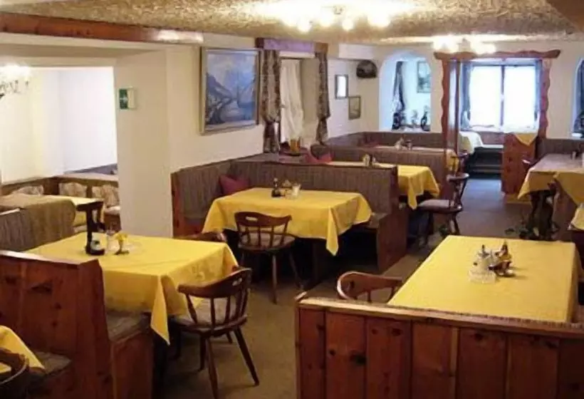 Отель Alpenrose