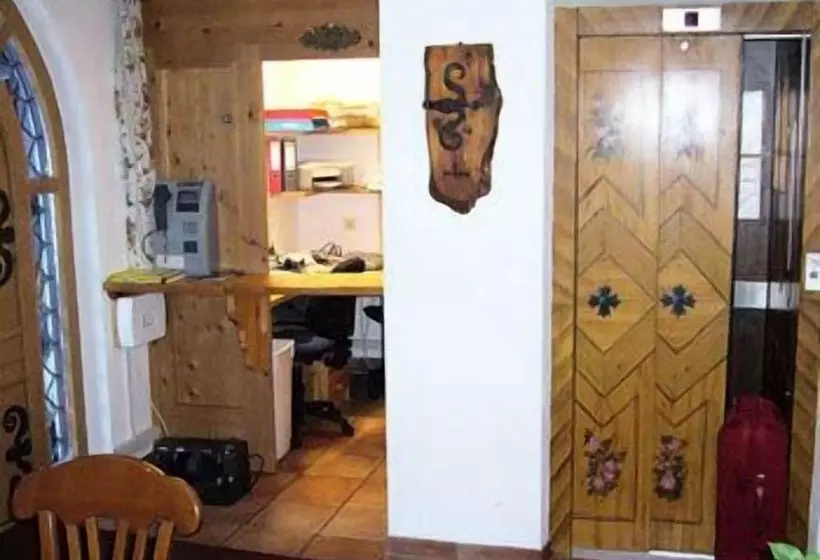 Отель Alpenrose