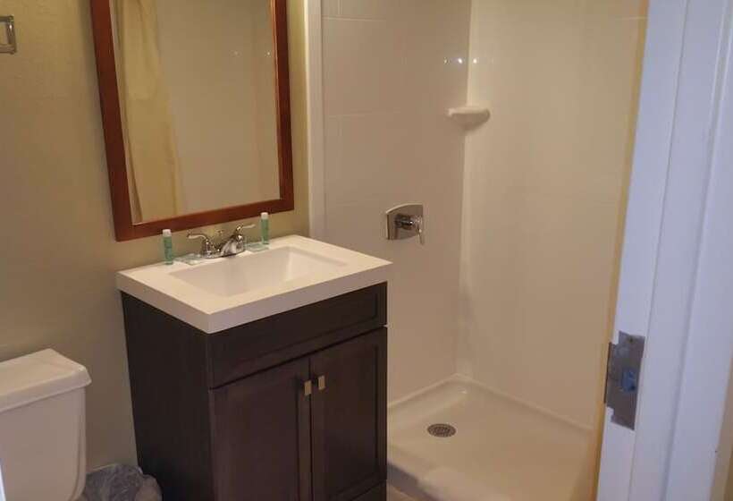 Отель Carolina Pine Inn Near Southern Pines Pinehurst