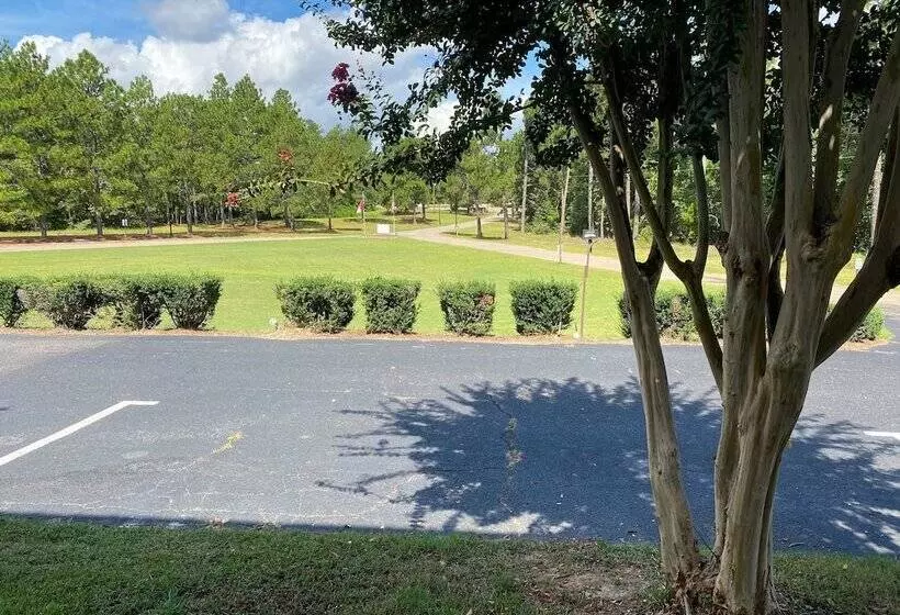 ホテル Carolina Pine Inn Near Southern Pines Pinehurst