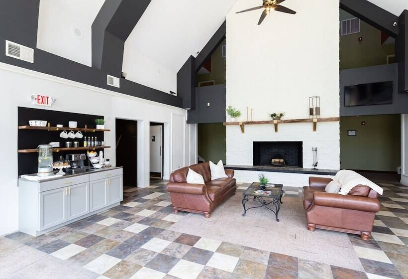 Отель Carolina Pine Inn Near Southern Pines Pinehurst