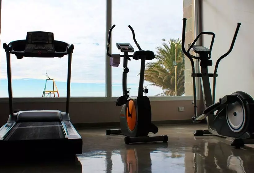 ホテル Dazzler By Wyndham Puerto Madryn