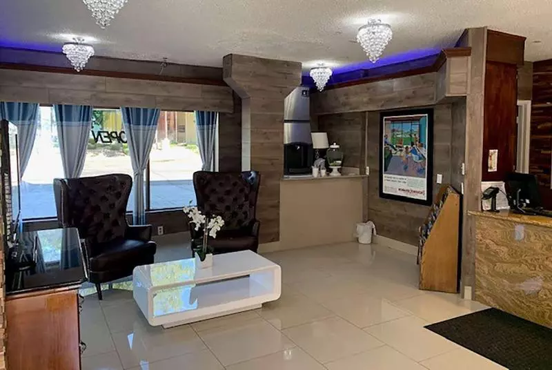 בית מלון כפרי Howard Johnson By Wyndham Downtown Reno