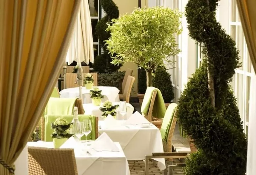 ホテル & Restaurant Stern