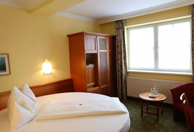 ホテル & Restaurant Stern