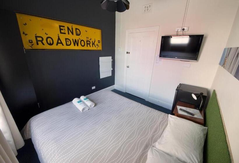 בית מלון כפרי Six Degrees Boutique