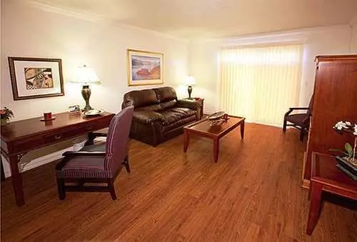 Isola Bella Apartments