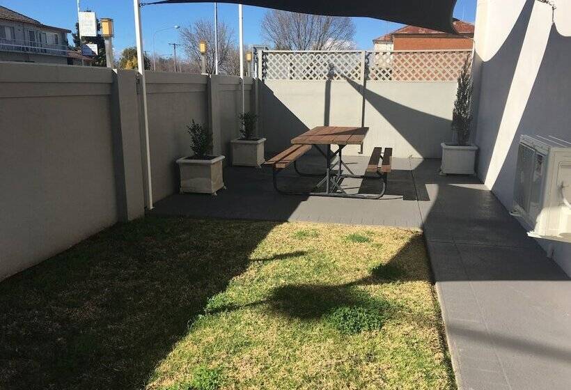 Мотель Breakout Motor Inn