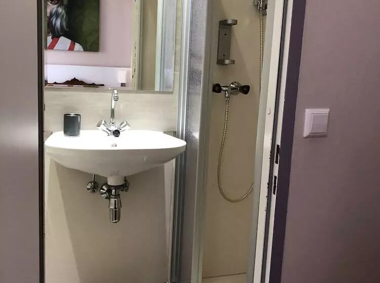 ペンション Urban Stay Salzburg City