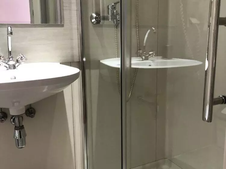 ペンション Urban Stay Salzburg City