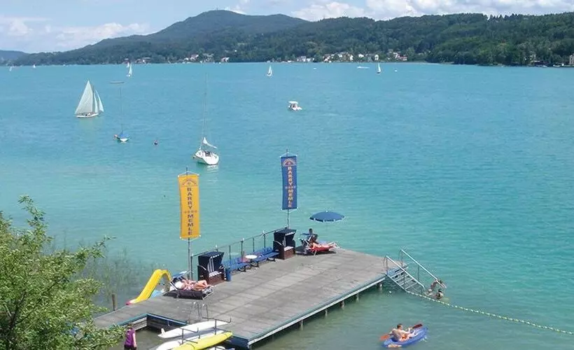 منتجع Barry Memle Directly At The Lake