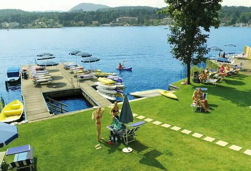 منتجع Barry Memle Directly At The Lake