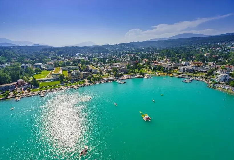 منتجع Barry Memle Directly At The Lake