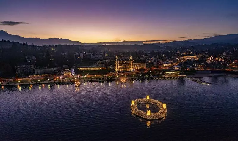 منتجع Barry Memle Directly At The Lake