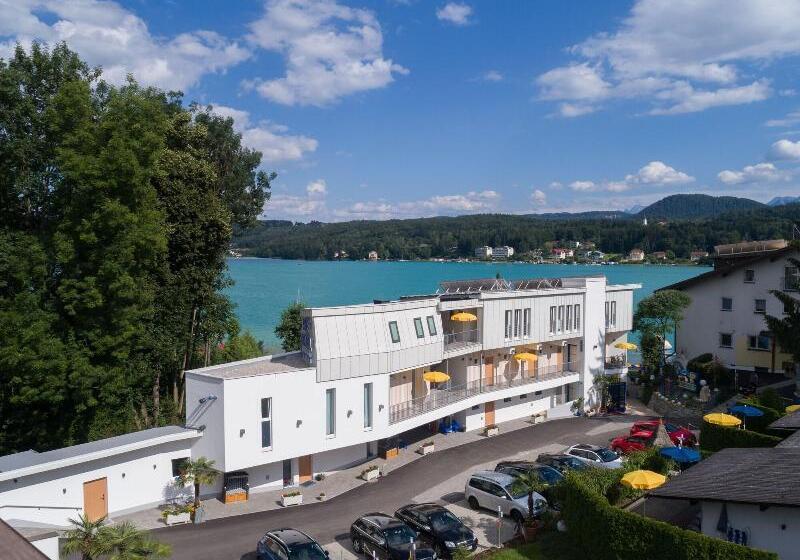 Resort Barry Memle Directly At The Lake