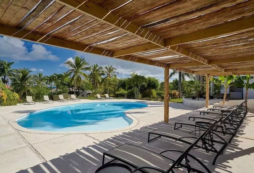 Hotelli Catalina Tropical Lodge