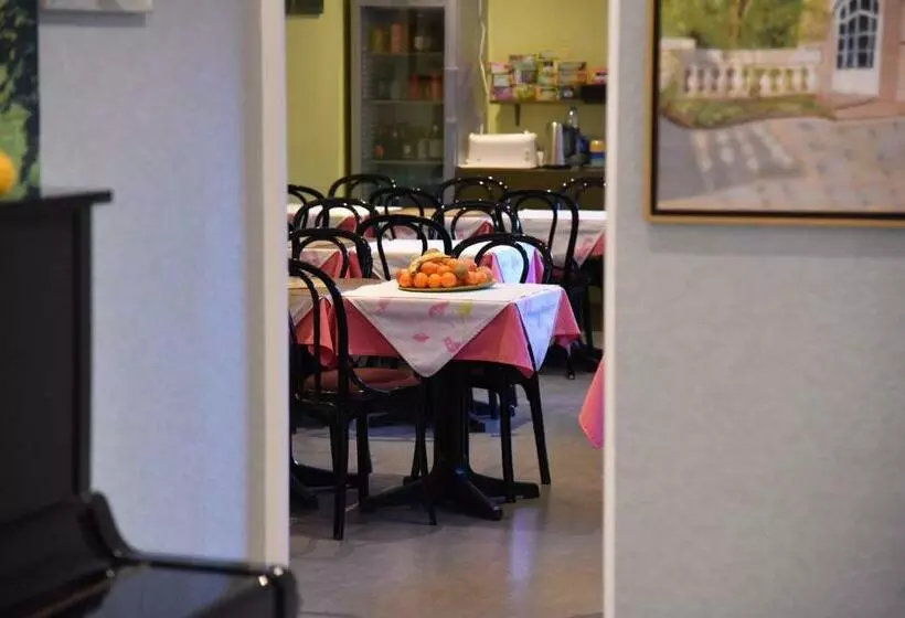 Hotelli Hôtel Le Cygne