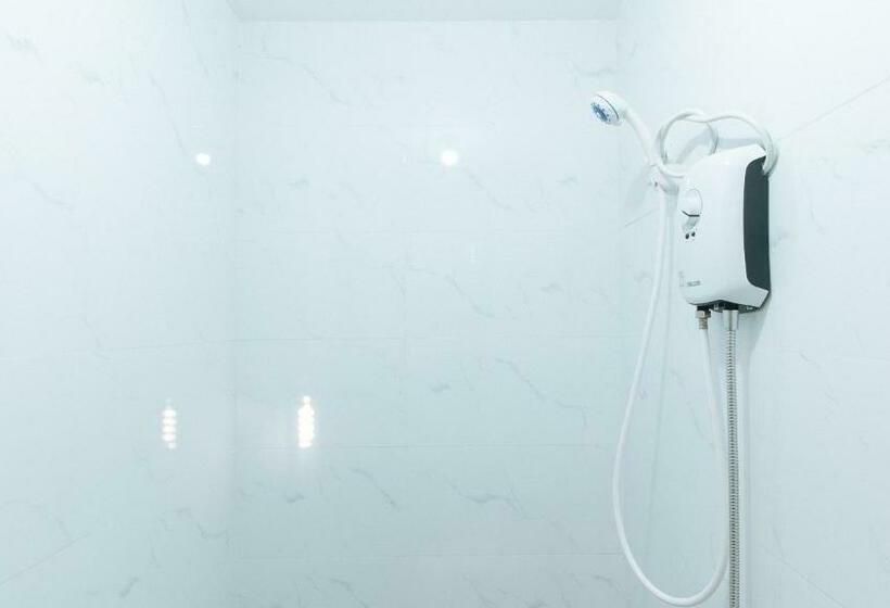 فندق Reddoorz @ Miras Apartelle Angeles Pampanga