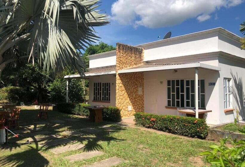 בית מלון כפרי Senderos De Sirivana