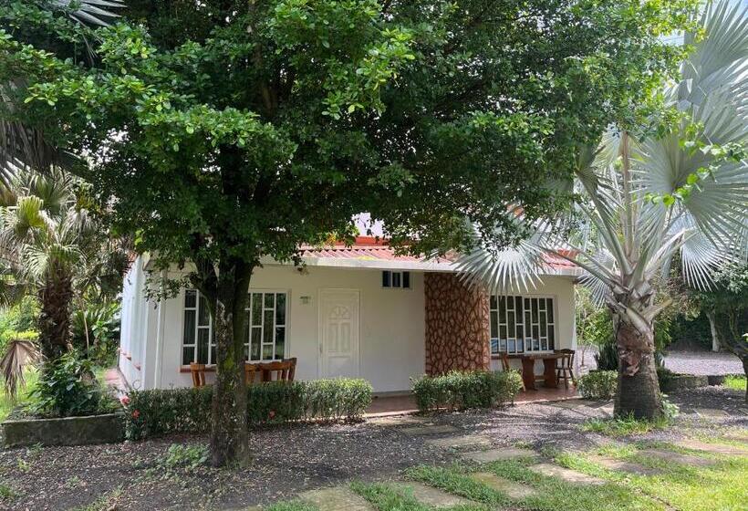 בית מלון כפרי Senderos De Sirivana