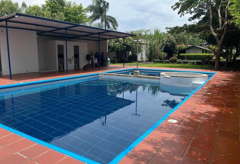 בית מלון כפרי Senderos De Sirivana