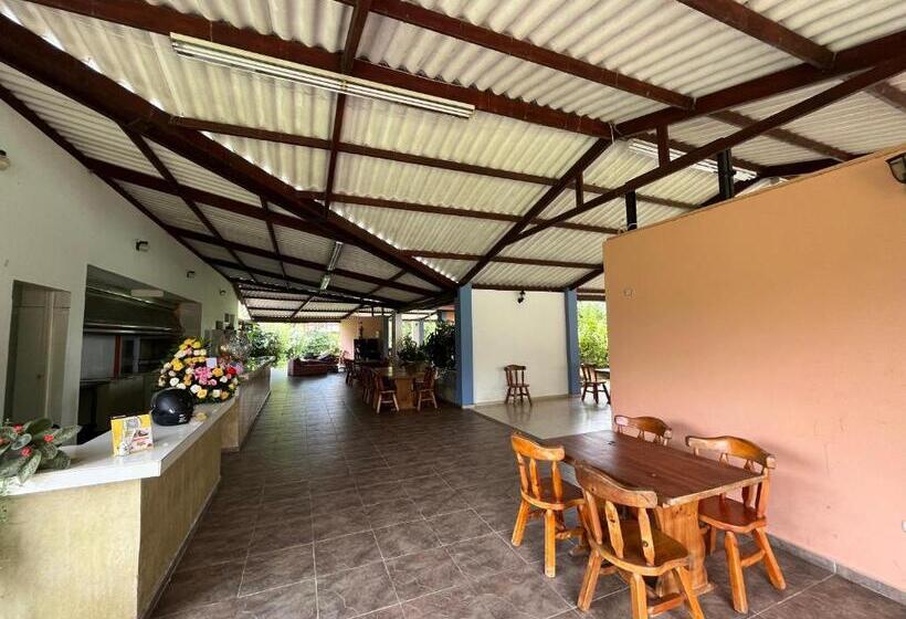 בית מלון כפרי Senderos De Sirivana