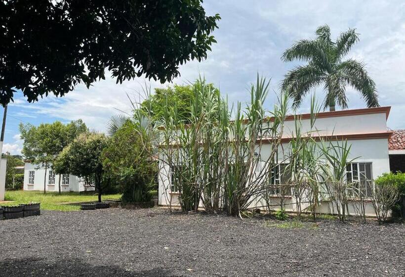 בית מלון כפרי Senderos De Sirivana