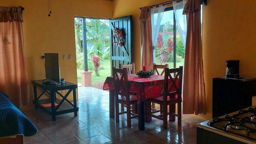 پانسیون Rústicas Dani & Fam