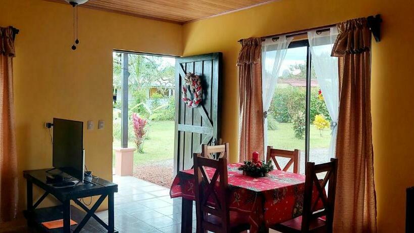 پانسیون Rústicas Dani & Fam