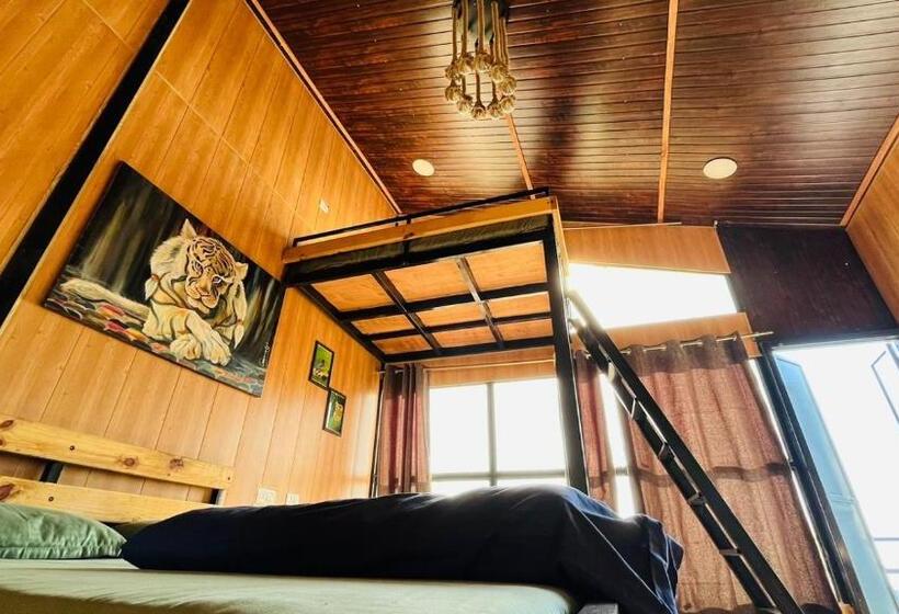 リゾートホテル Into The Wild Stays