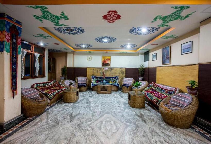 هتل Collection O The Ridge