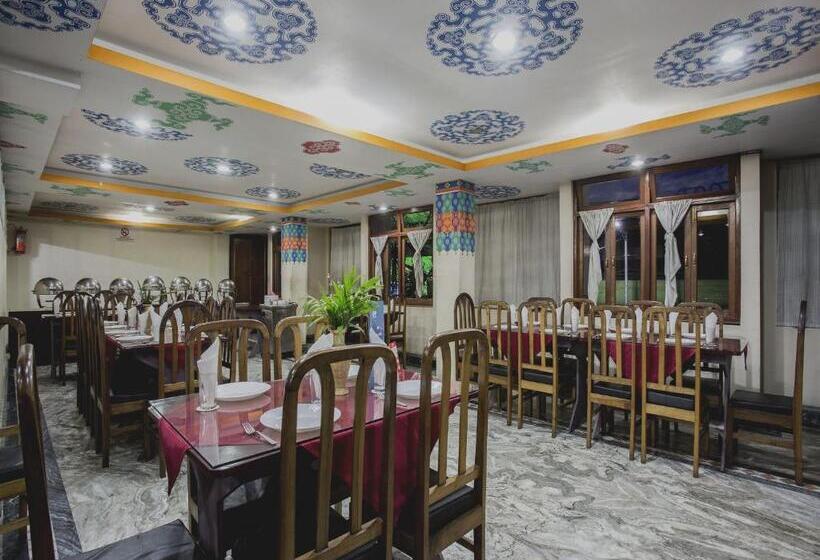 هتل Collection O The Ridge