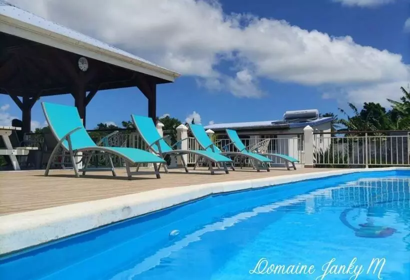 پانسیون Bungalow Corail Au Domaine De Janky M   Calme Et Piscine