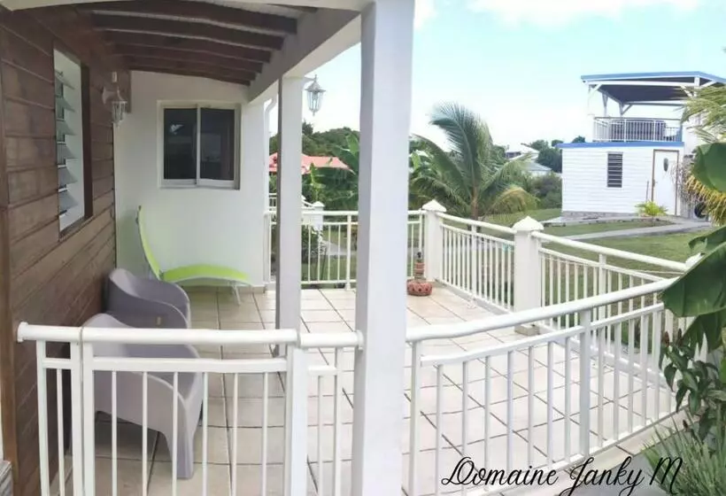 پانسیون Bungalow Corail Au Domaine De Janky M   Calme Et Piscine