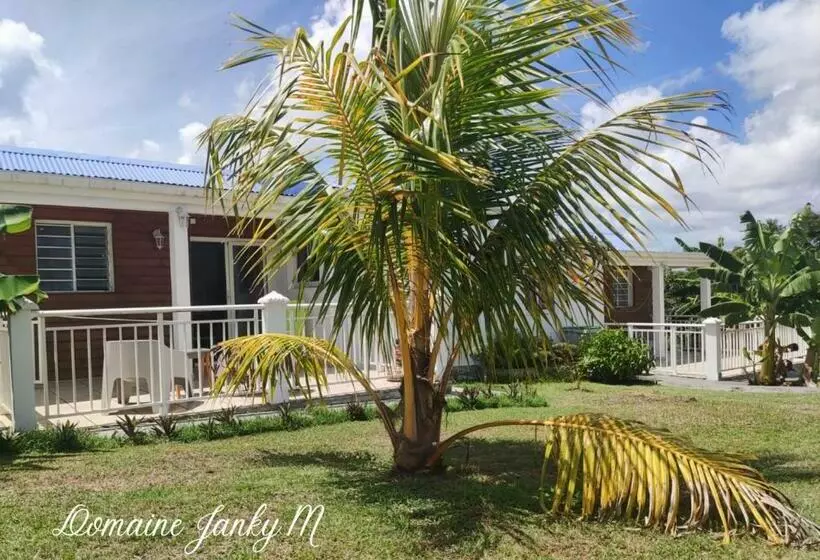 پانسیون Bungalow Corail Au Domaine De Janky M   Calme Et Piscine