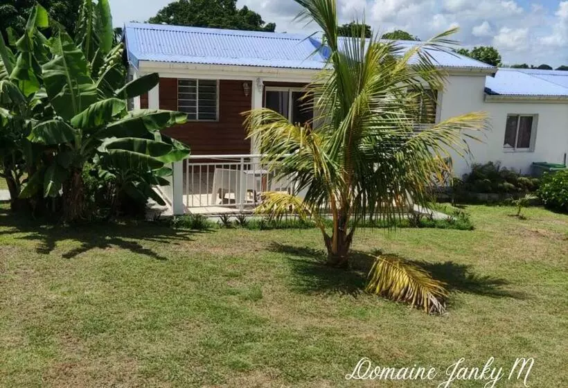 پانسیون Bungalow Corail Au Domaine De Janky M   Calme Et Piscine
