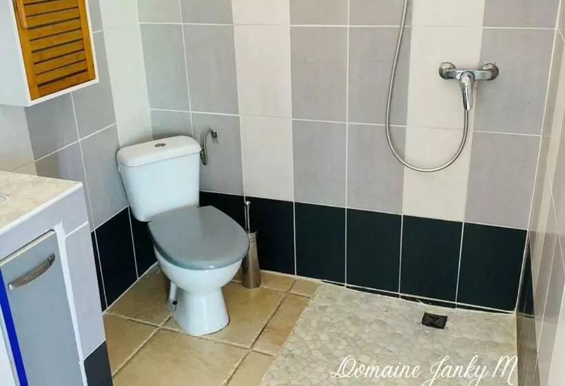 پانسیون Bungalow Corail Au Domaine De Janky M   Calme Et Piscine