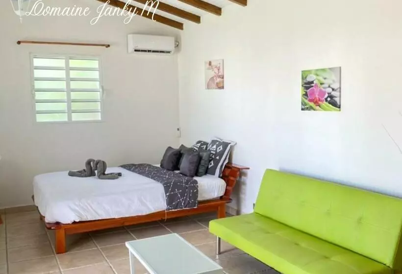 پانسیون Bungalow Corail Au Domaine De Janky M   Calme Et Piscine