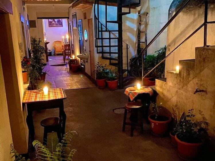 پانسیون Del Ferrocarril